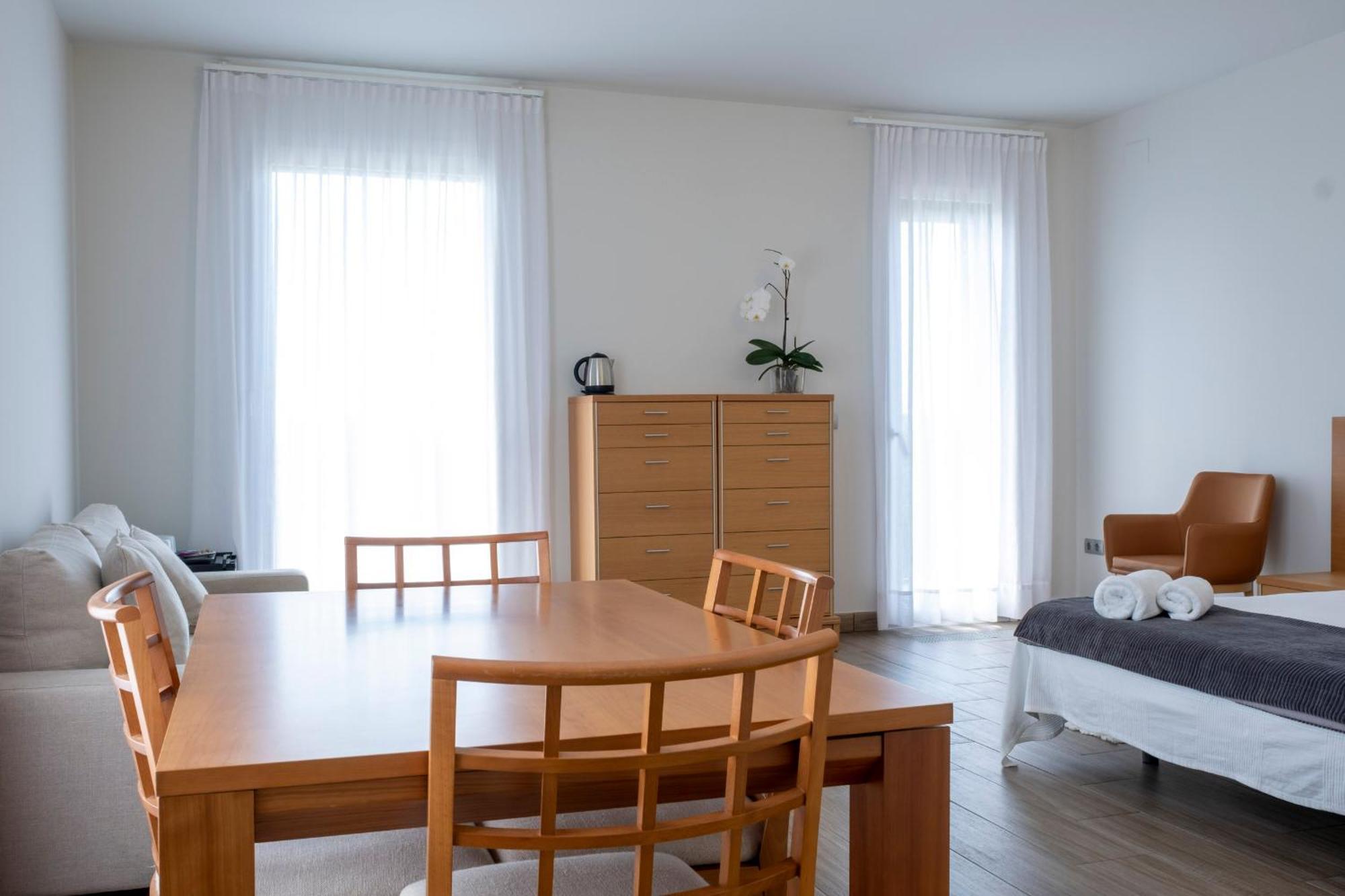 Hotel Campusphi Асебо Екстер'єр фото