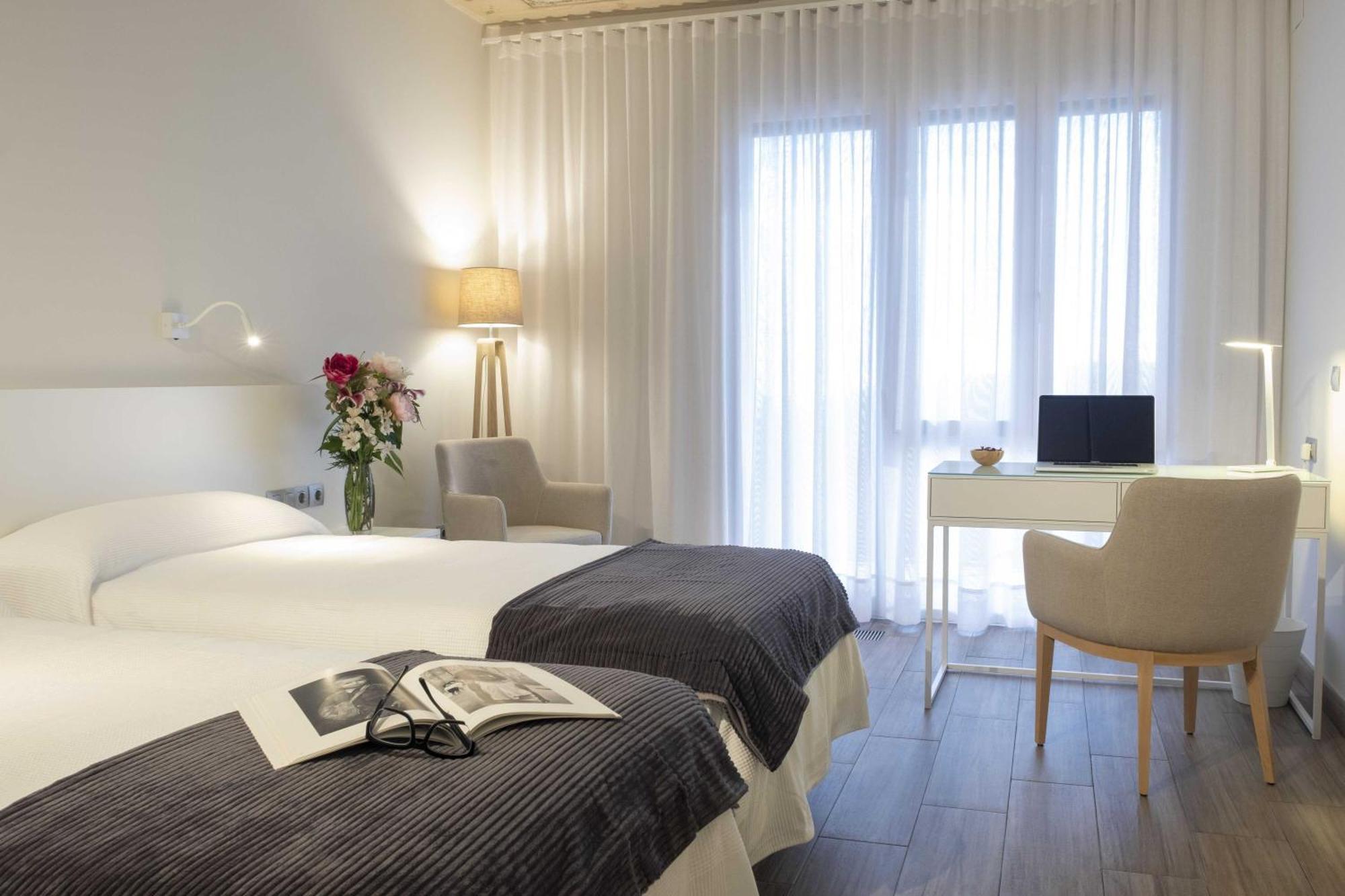 Hotel Campusphi Асебо Екстер'єр фото