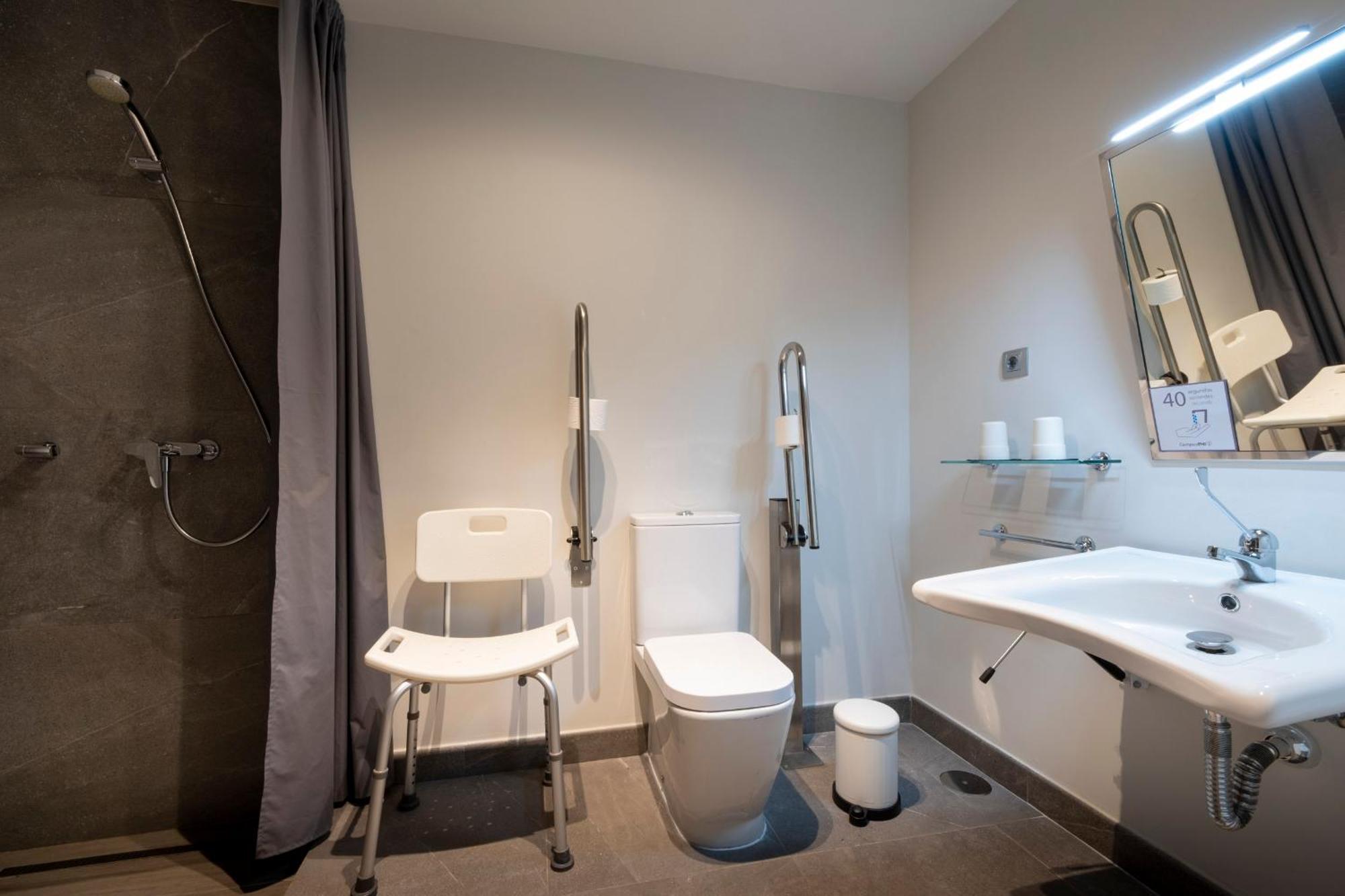 Hotel Campusphi Асебо Екстер'єр фото