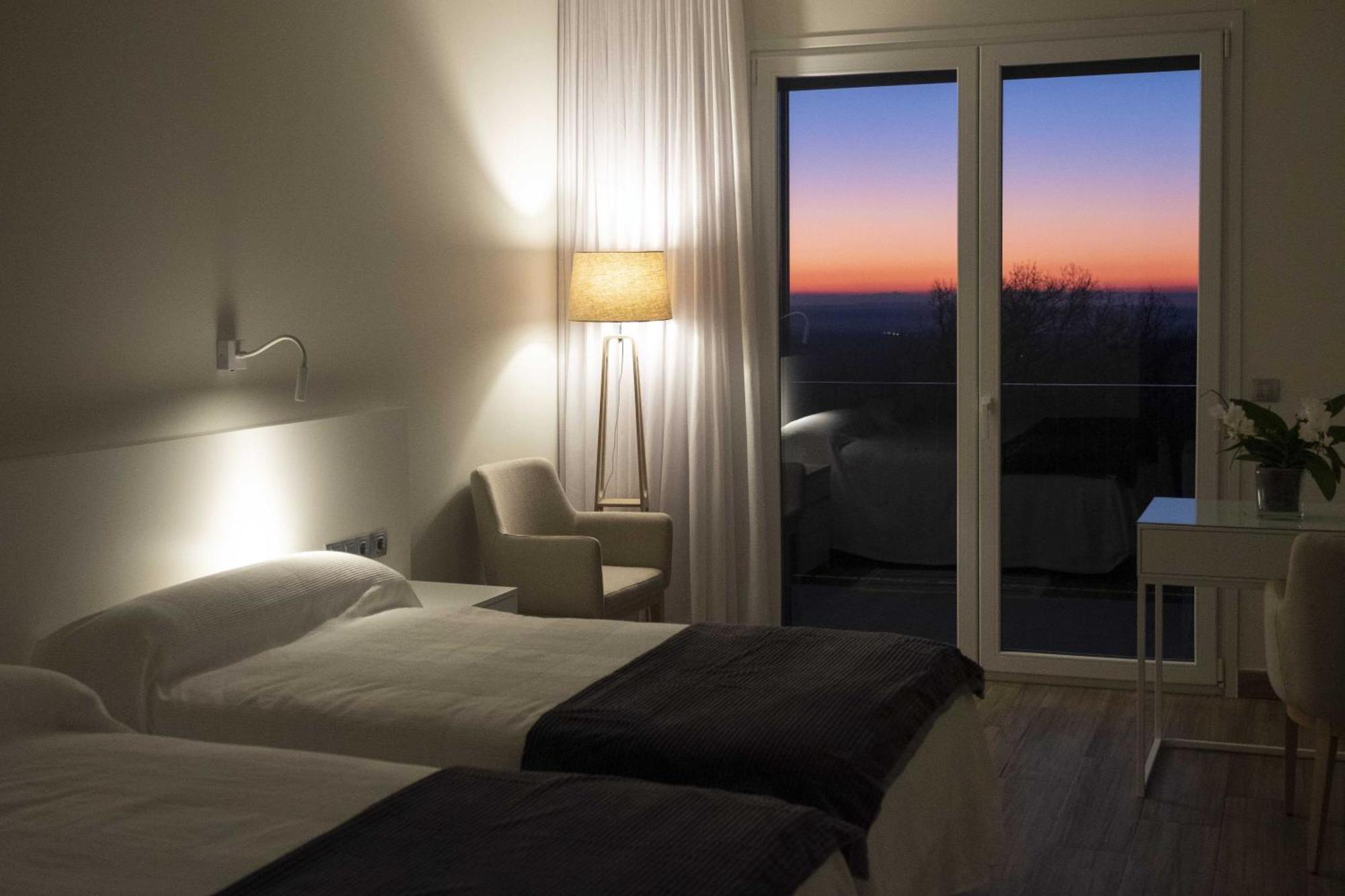Hotel Campusphi Асебо Екстер'єр фото